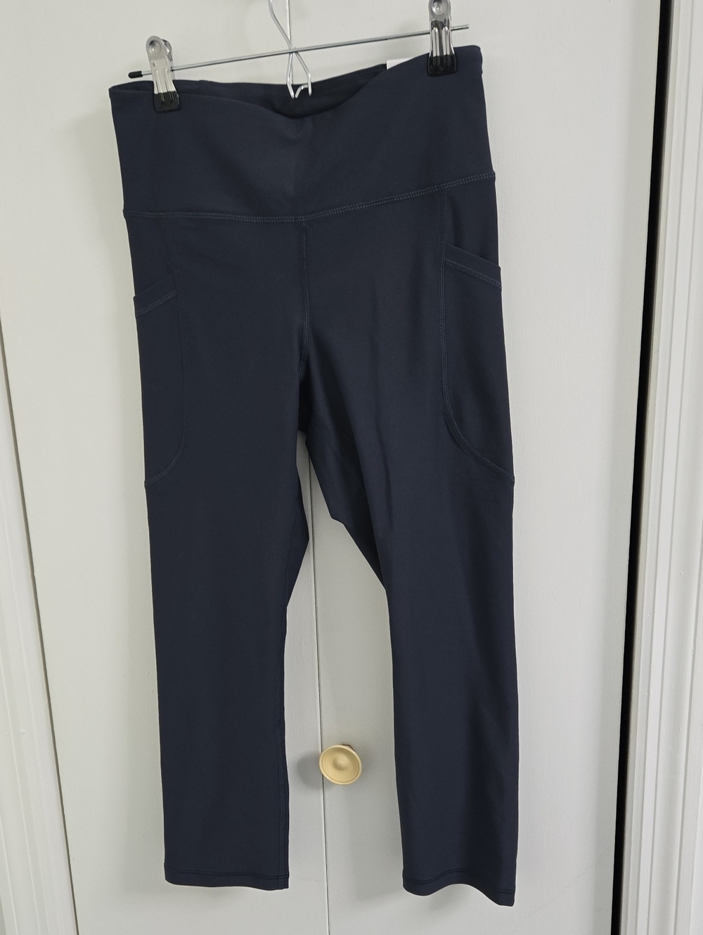 Old Navy Navy Cropped Active Leggings with Side Pockets